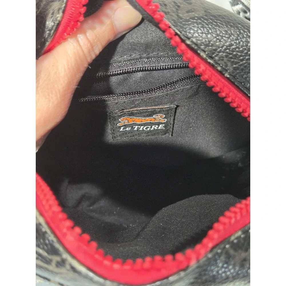 Le Tigre Crossbody Bag Unisex Black AOP Logo Red‎ Zip Streetwear Small Pouch